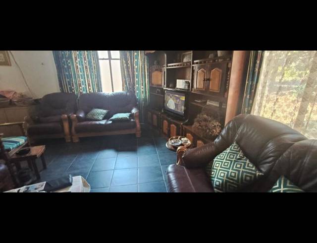 5 BEDROOM HOUSE FOR SALE IN PRETORIA GARDENS